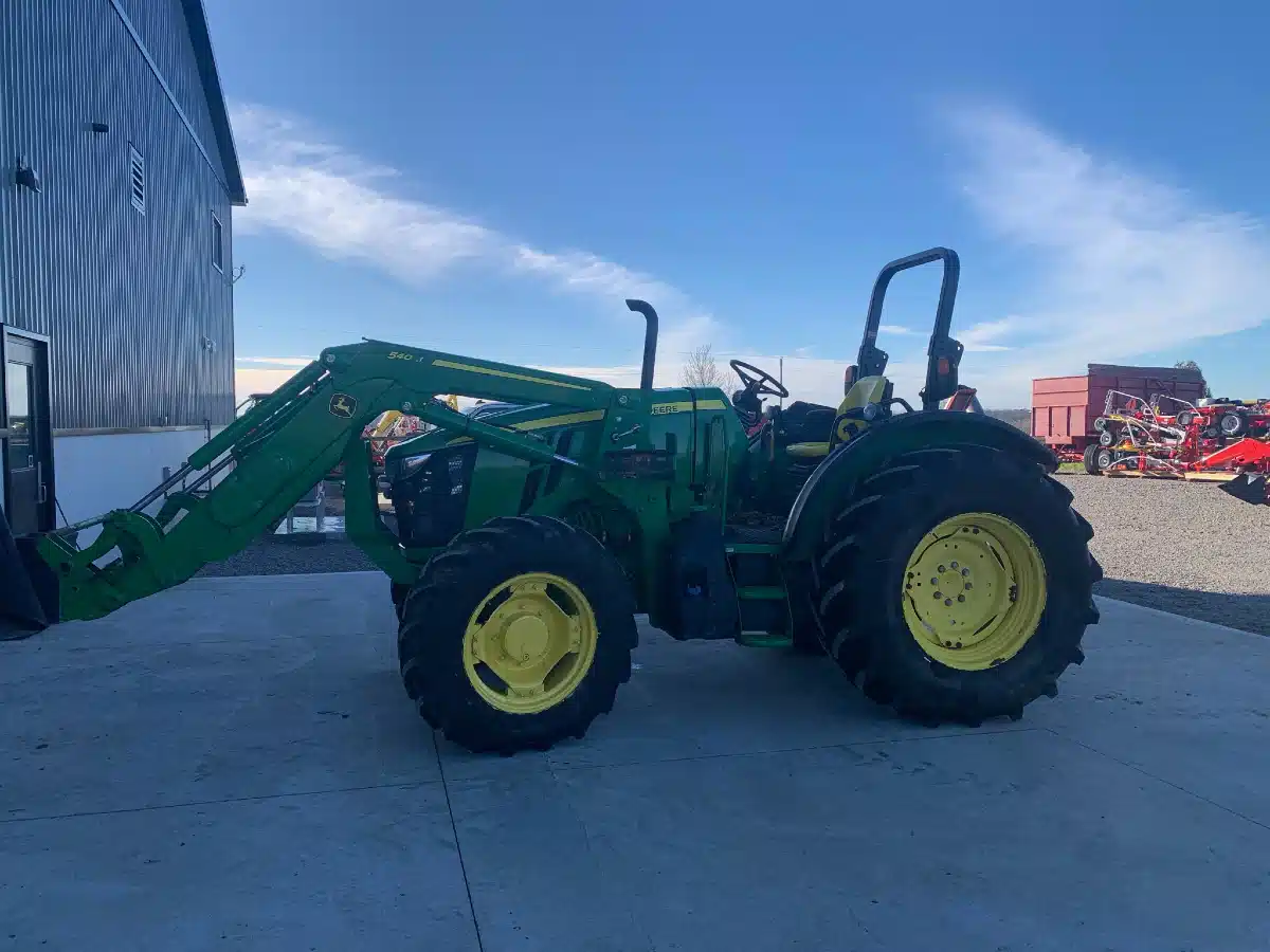 John Deere 5090M